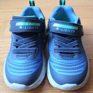 SKECHERS WORN ONCE size 8 Toddler